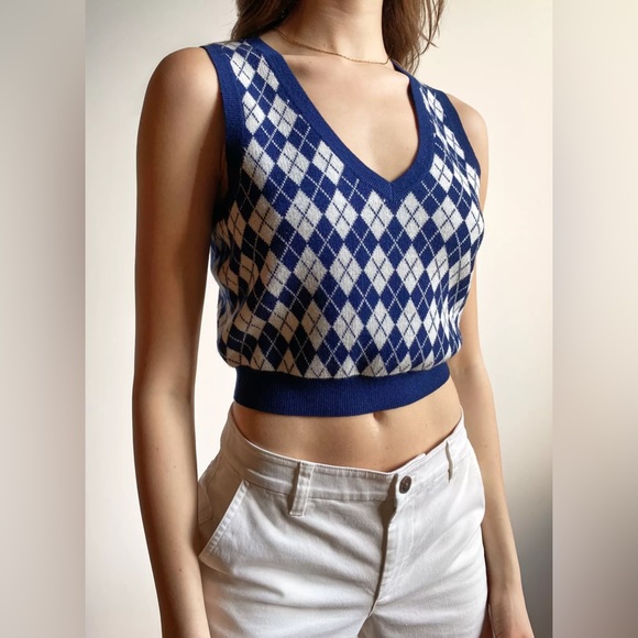 Aritzia Sunday Best Quinn Vest - Picture 2 of 4